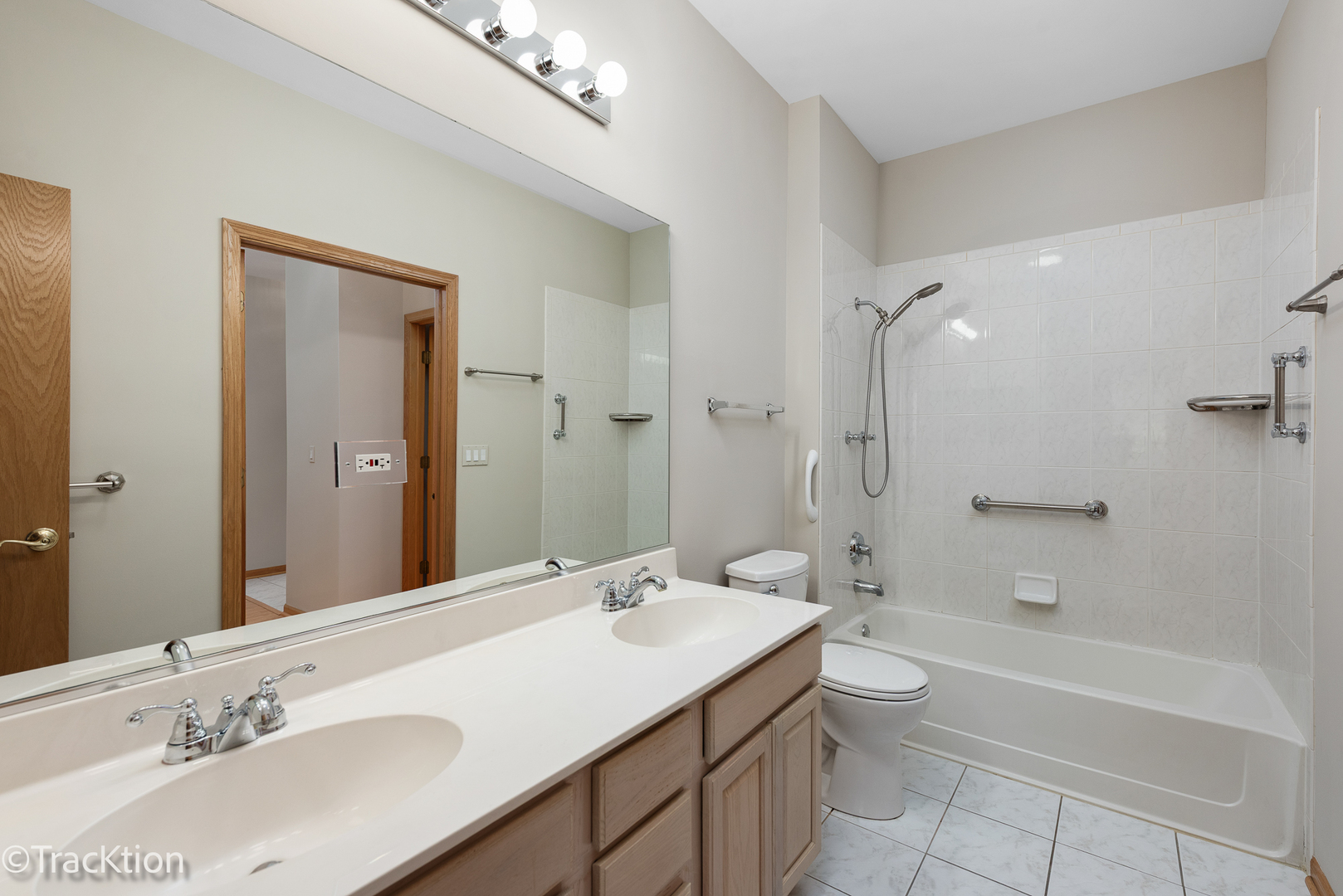 21255 W Crimson Court