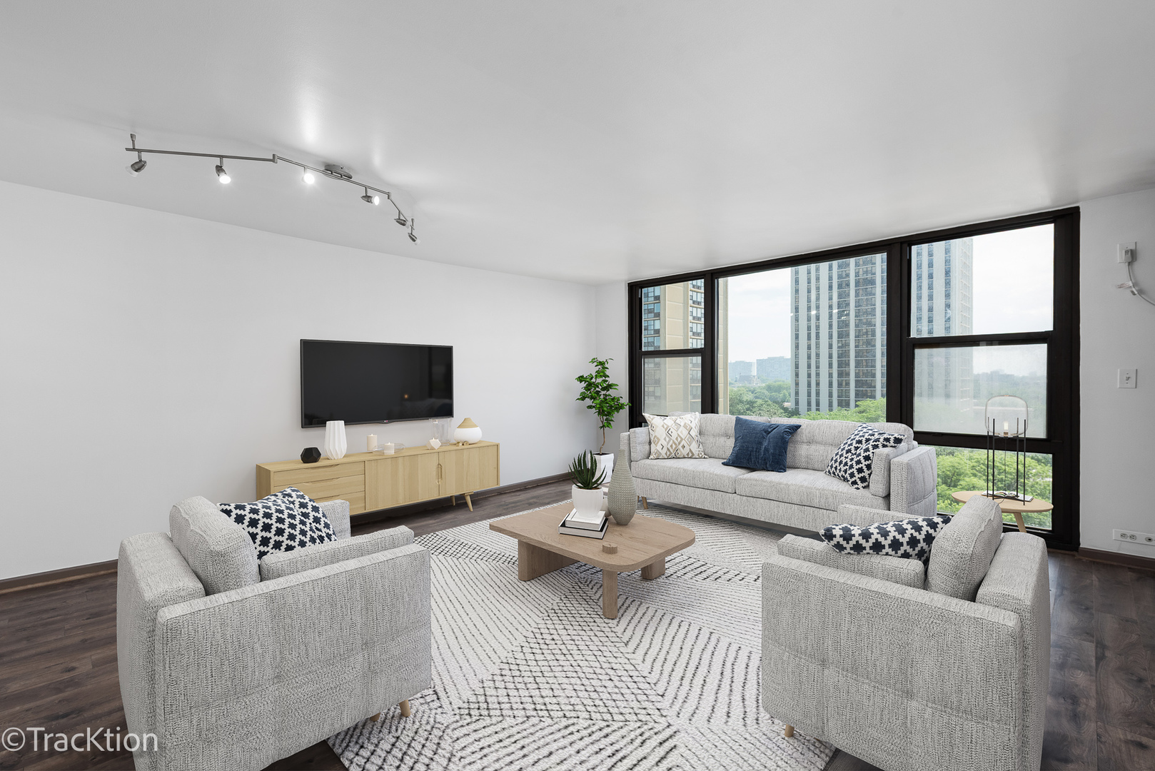 2605 S Indiana Avenue Unit: 809