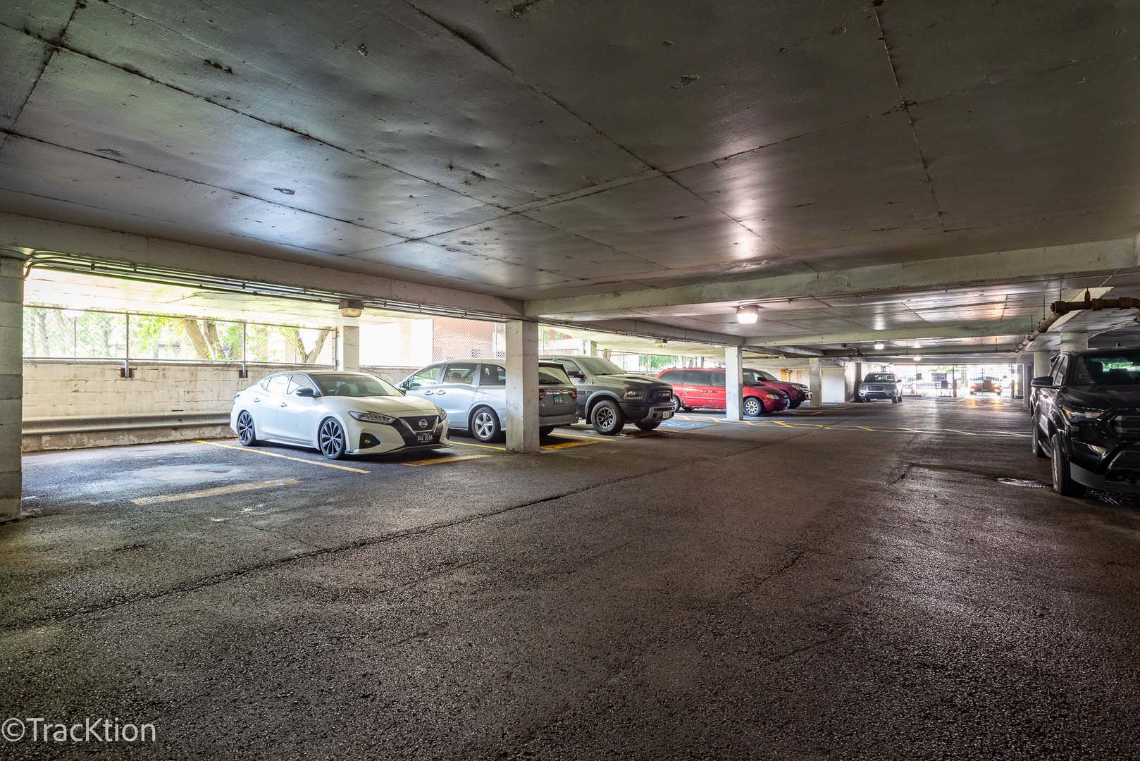 2605 S Indiana Avenue Unit: 809