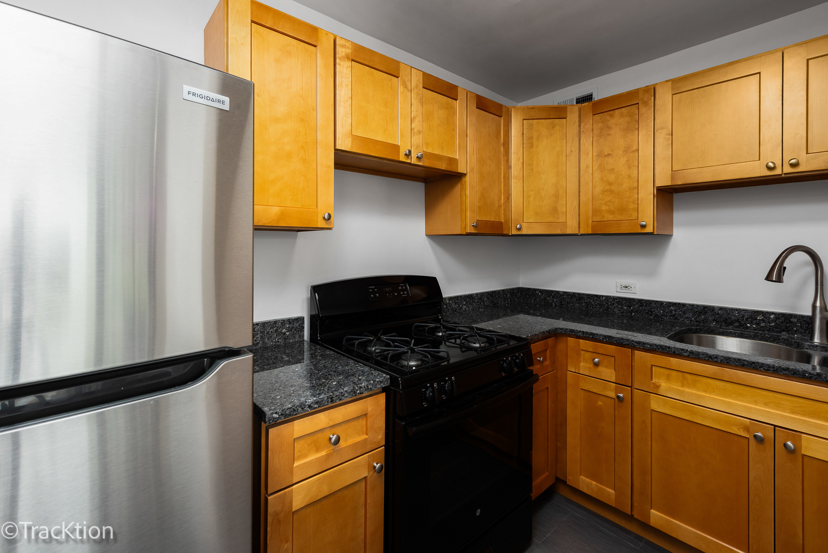 2605 S Indiana Avenue Unit: 809