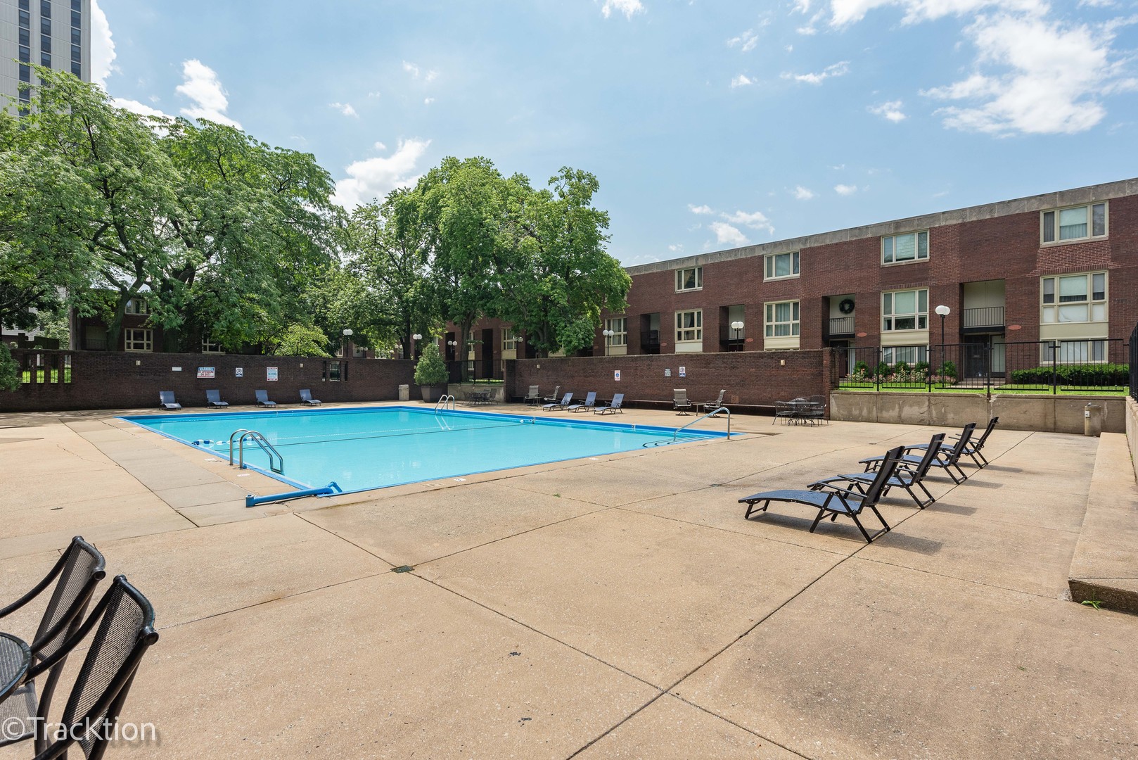 2605 S Indiana Avenue Unit: 809
