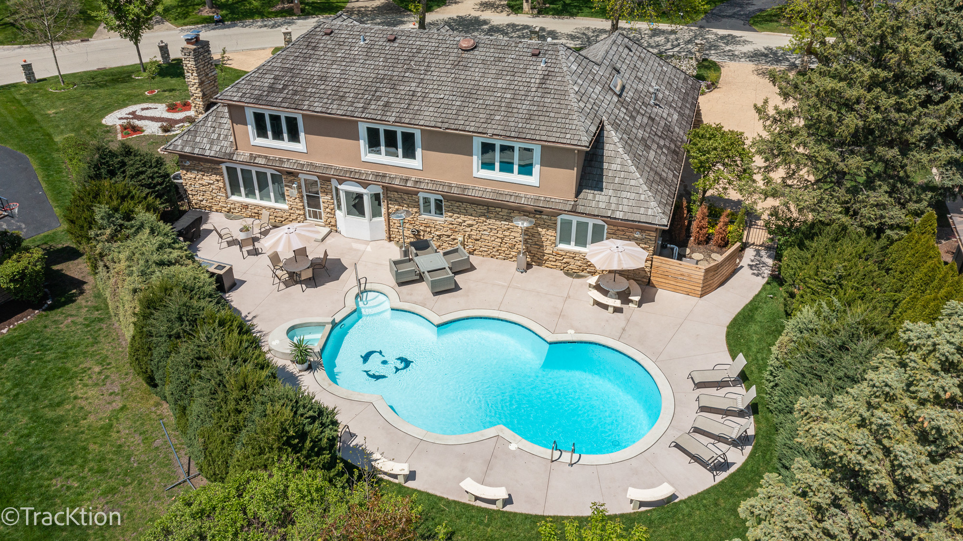 609 Ridgewood Court