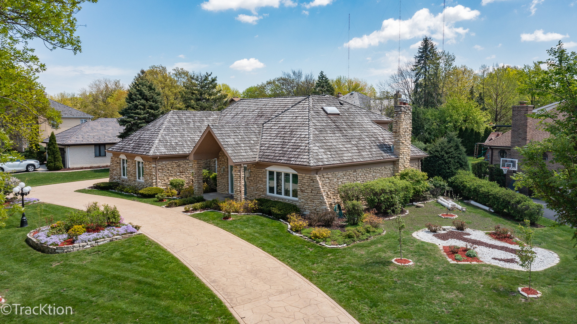 609 Ridgewood Court