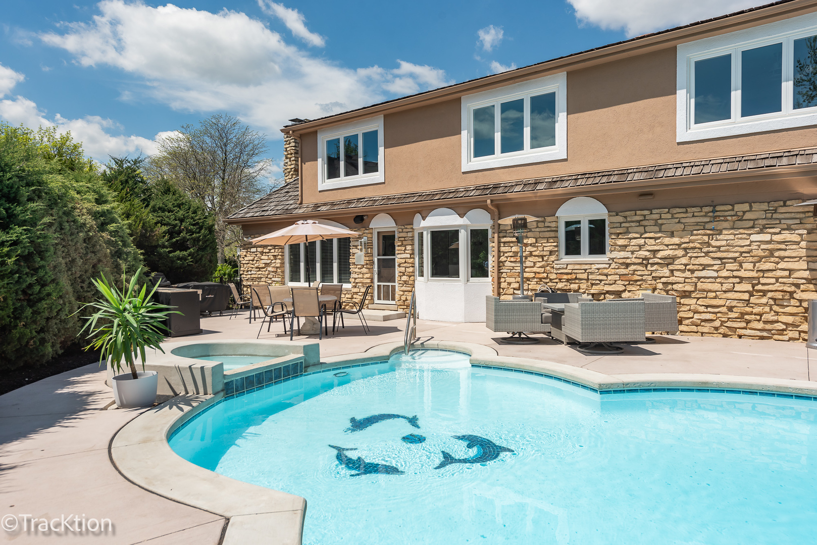 609 Ridgewood Court