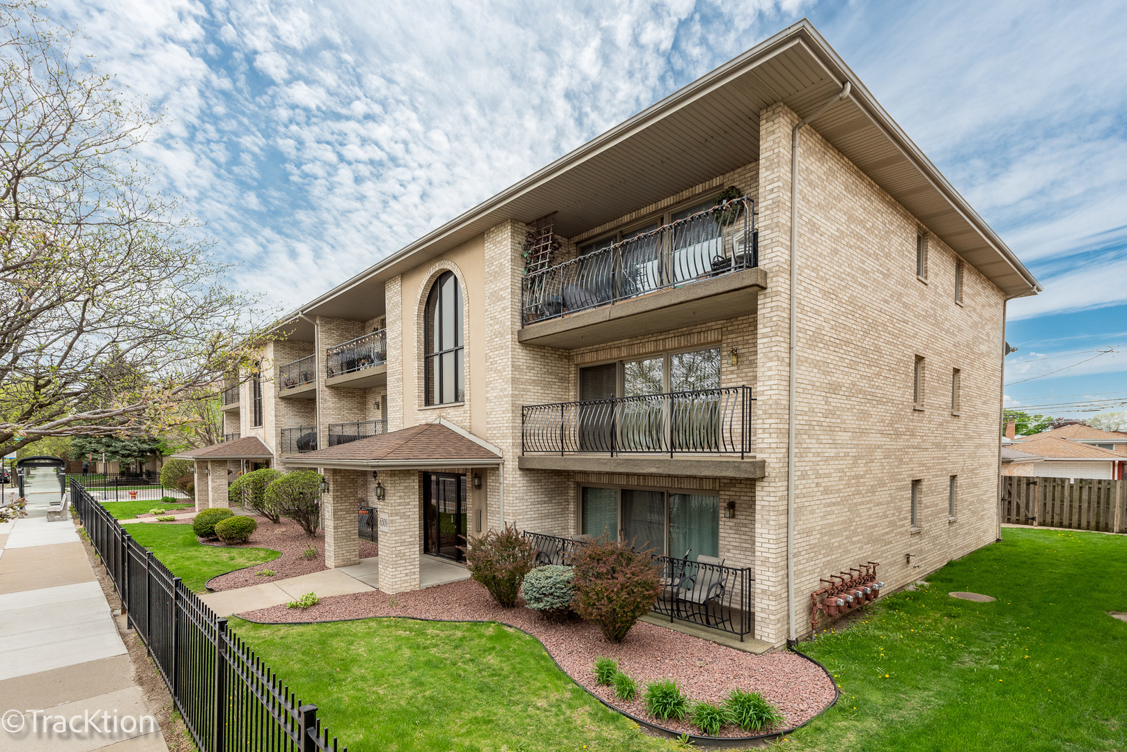 6309 W 63rd Street Unit: 3B