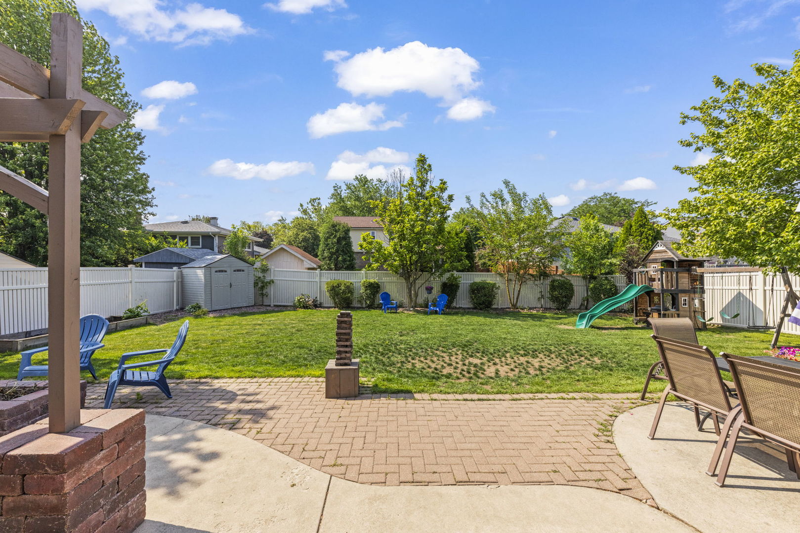 20W427 Elizabeth Drive
