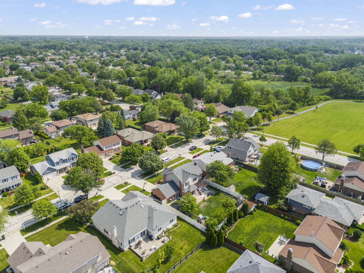 20W427 Elizabeth Drive