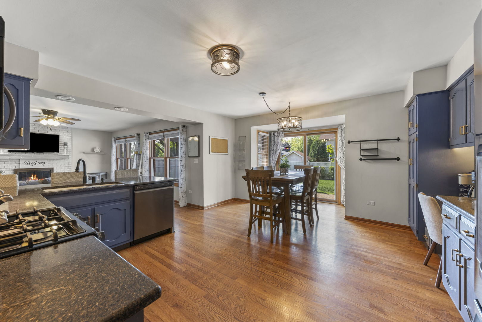 20W427 Elizabeth Drive