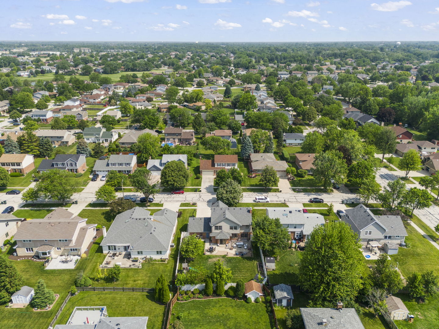 20W427 Elizabeth Drive