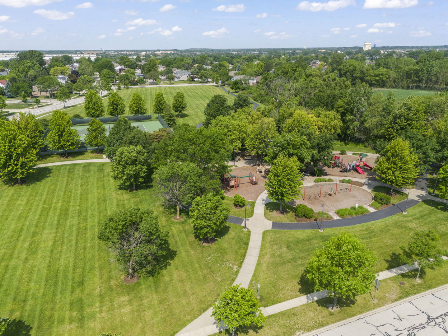 20W427 Elizabeth Drive