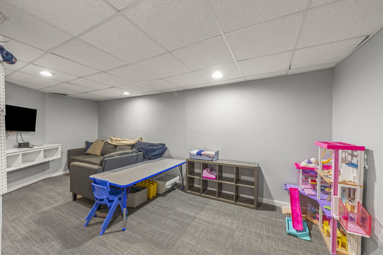 20W427 Elizabeth Drive