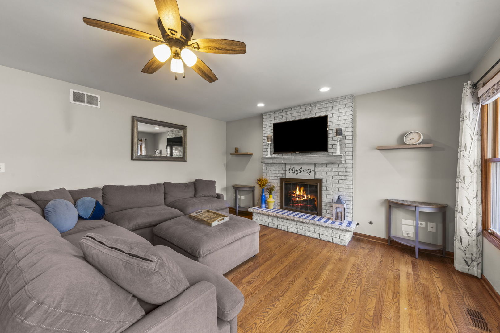 20W427 Elizabeth Drive