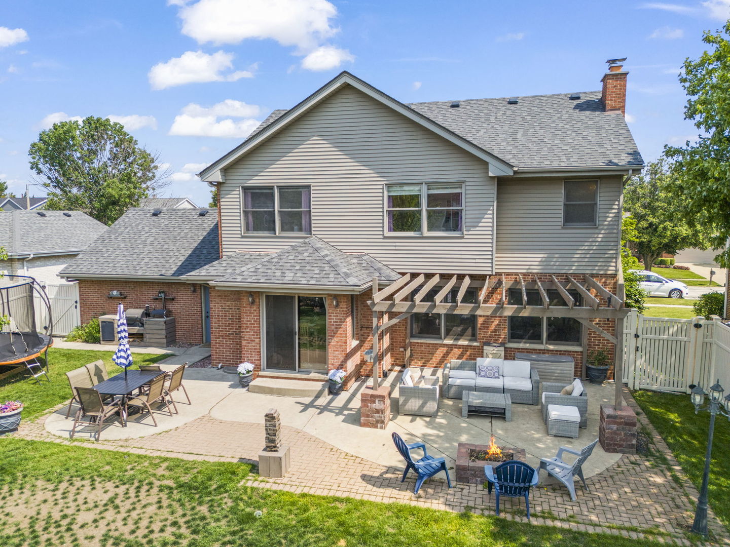 20W427 Elizabeth Drive