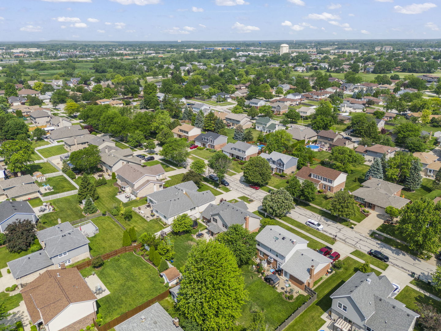 20W427 Elizabeth Drive