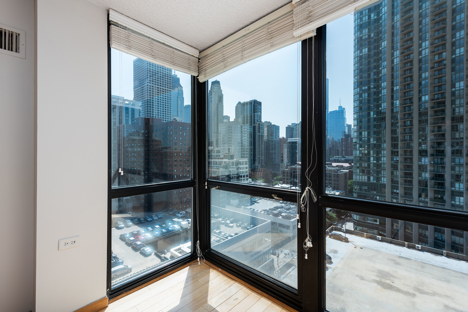 1122 N Clark Street Unit: 1709