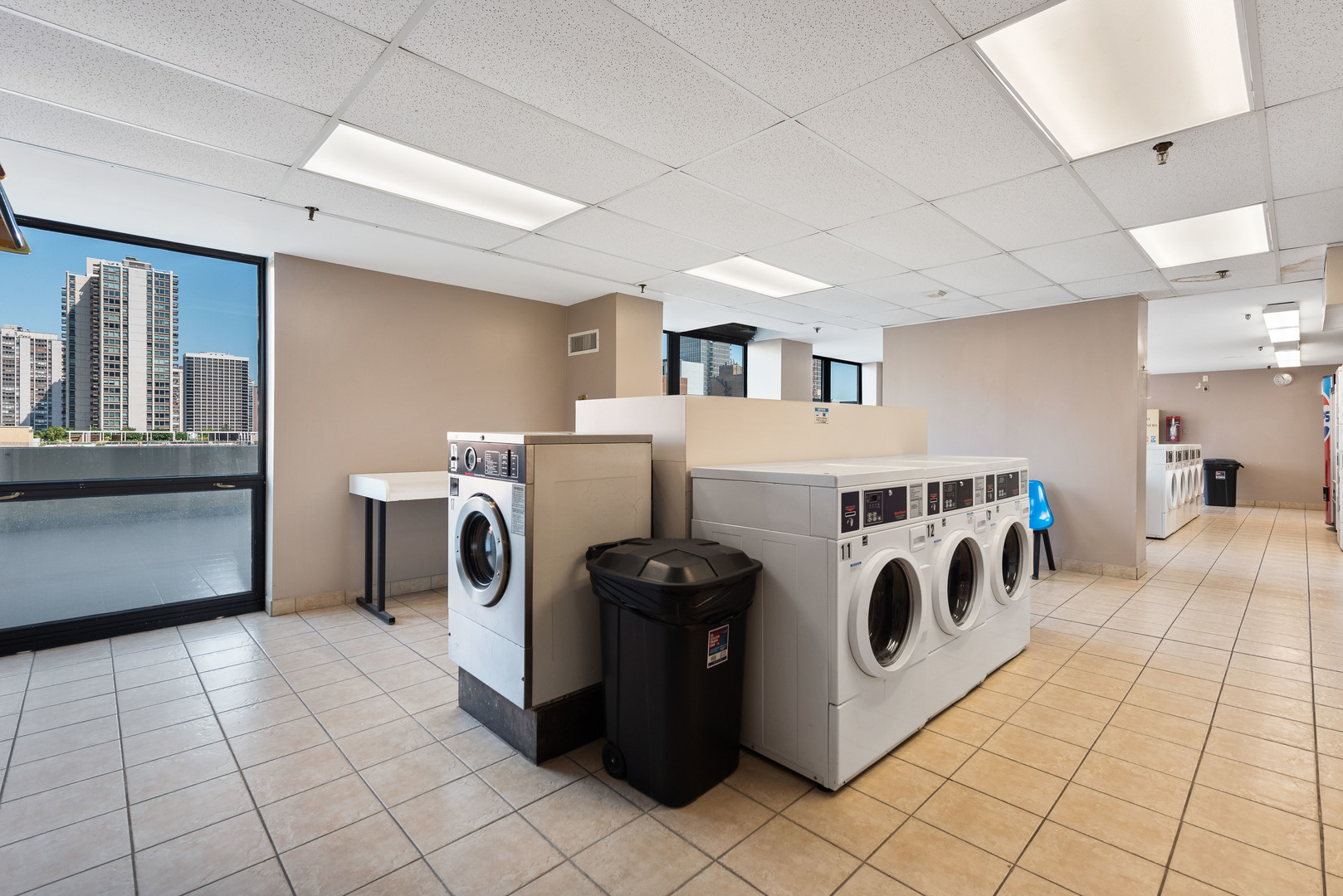1122 N Clark Street Unit: 1709