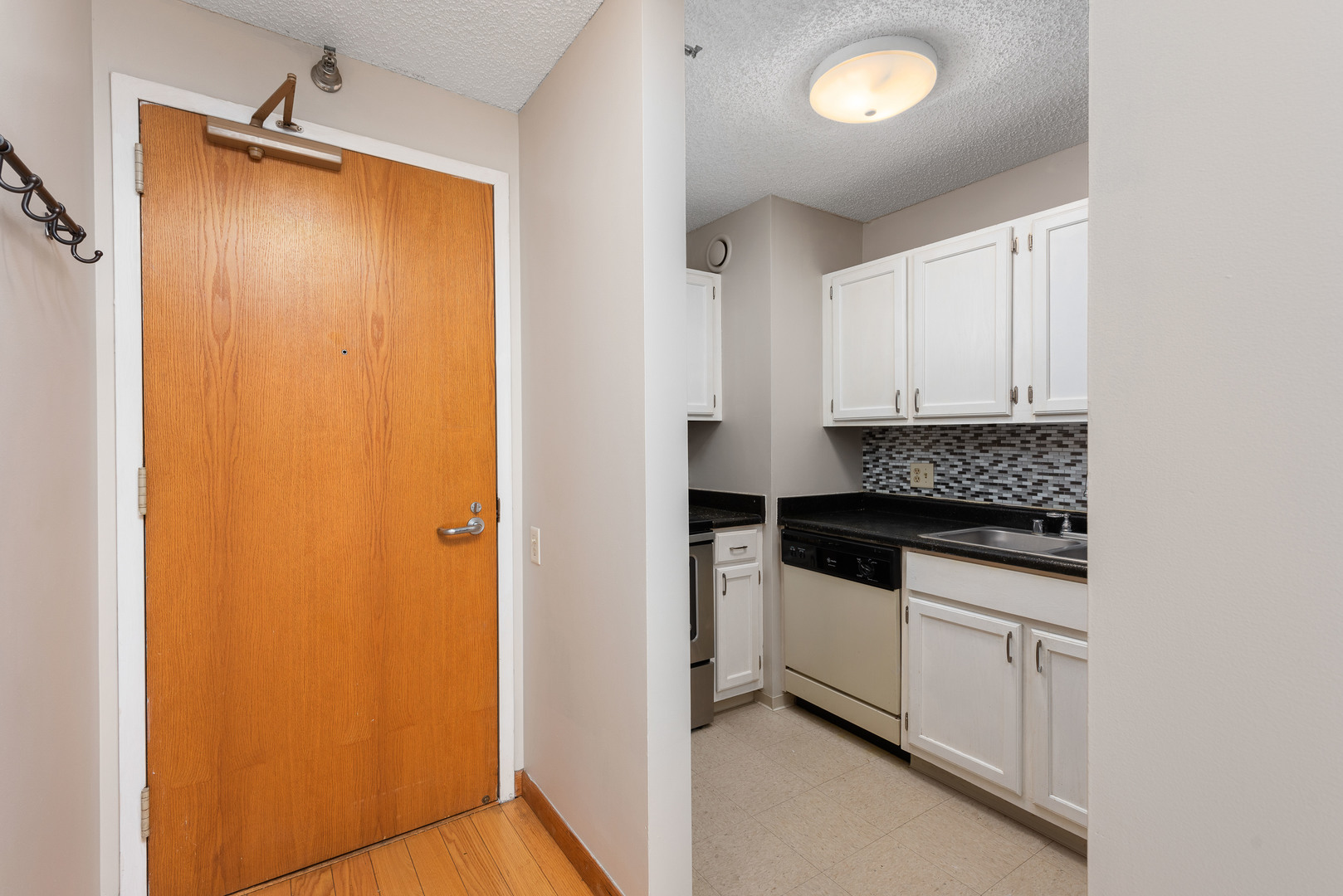 1122 N Clark Street Unit: 1709