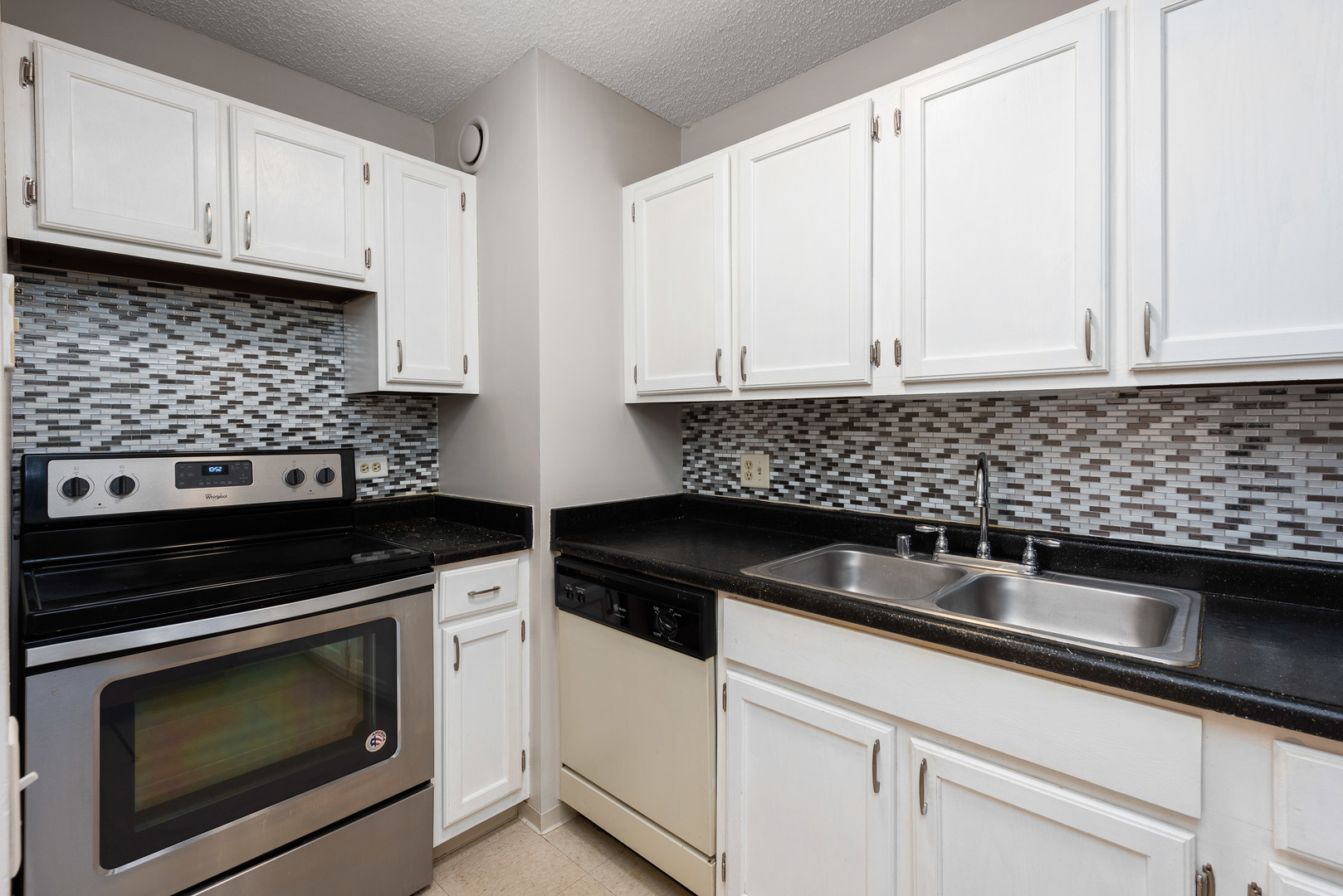 1122 N Clark Street Unit: 1709