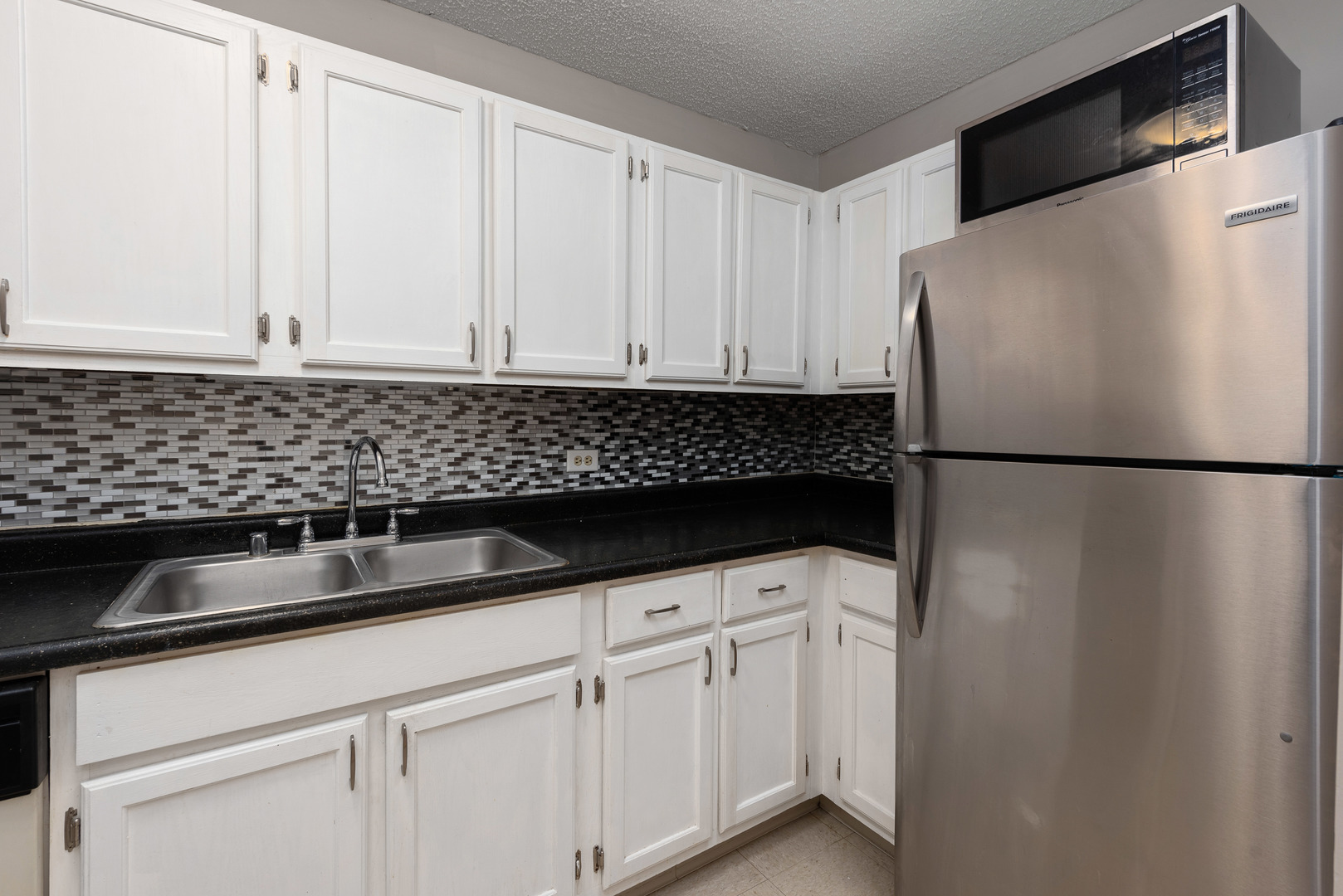 1122 N Clark Street Unit: 1709
