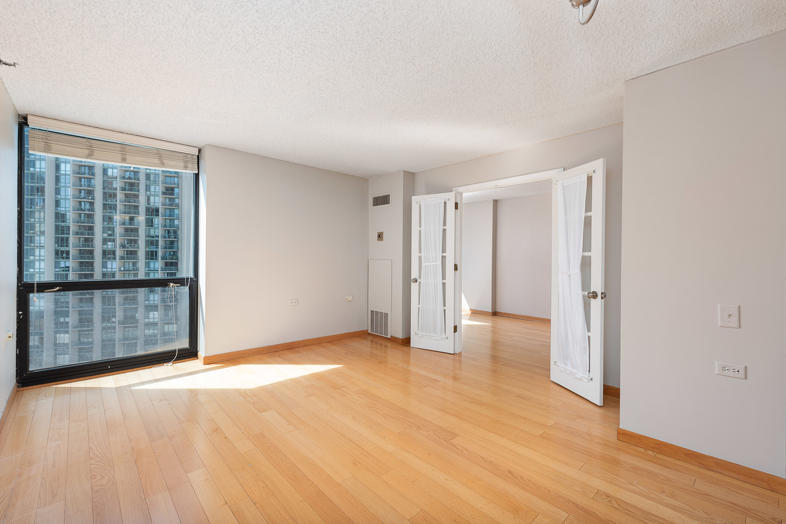 1122 N Clark Street Unit: 1709