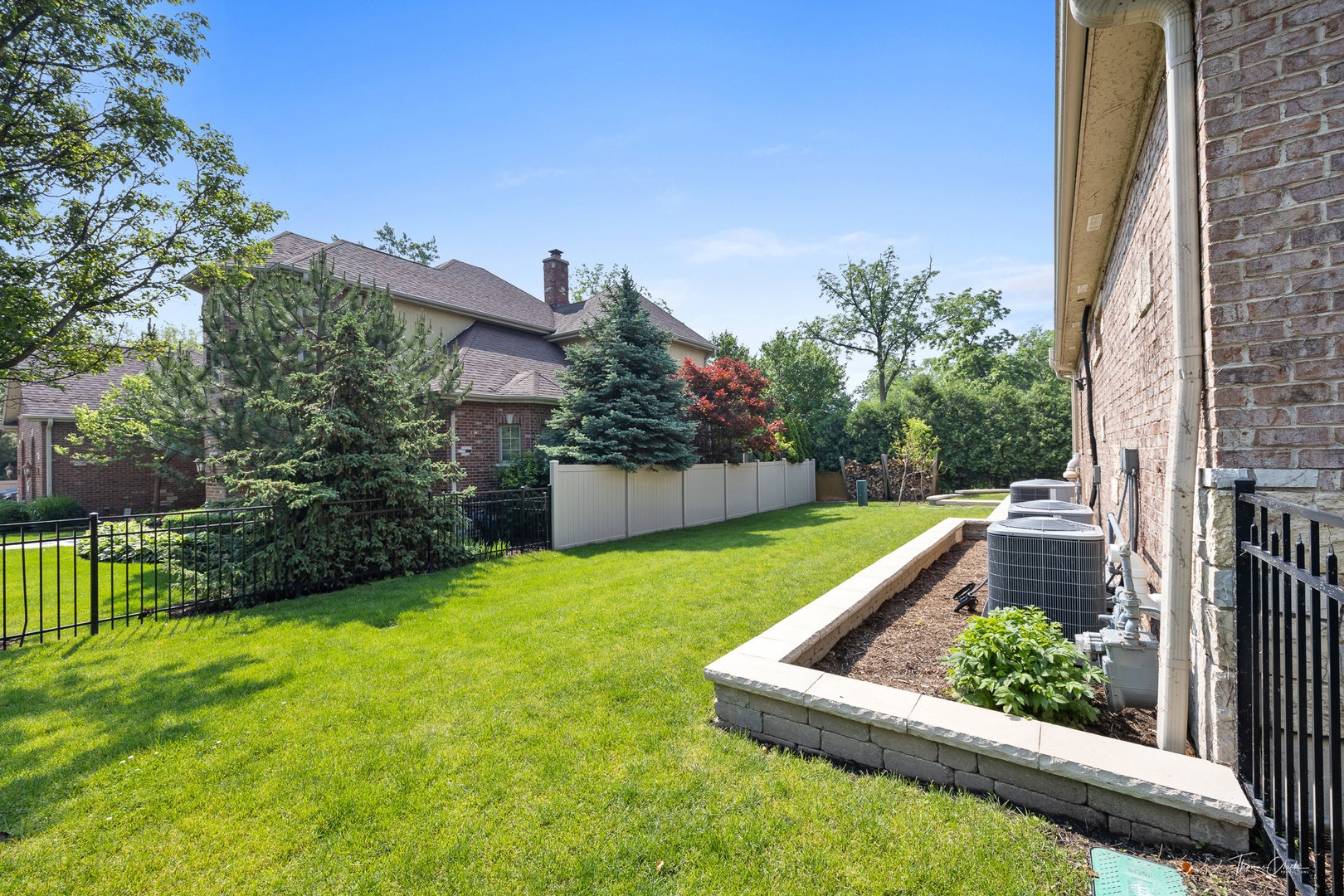 4103 Douglas Road