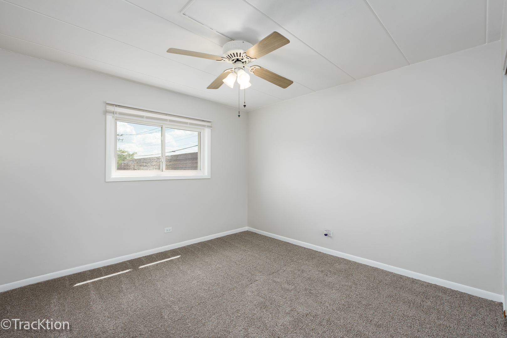 9105 S Roberts Road Unit: 1A