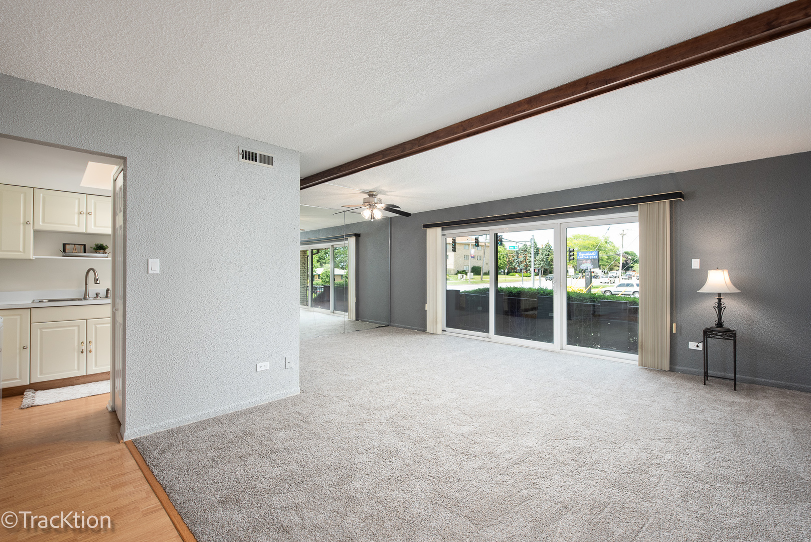 9105 S Roberts Road Unit: 1A