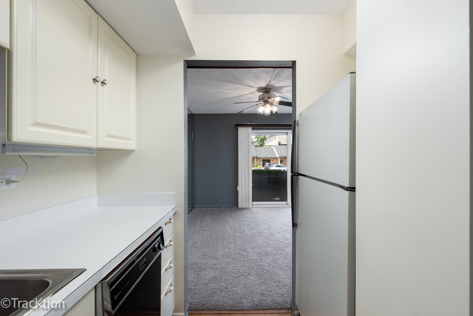 9105 S Roberts Road Unit: 1A
