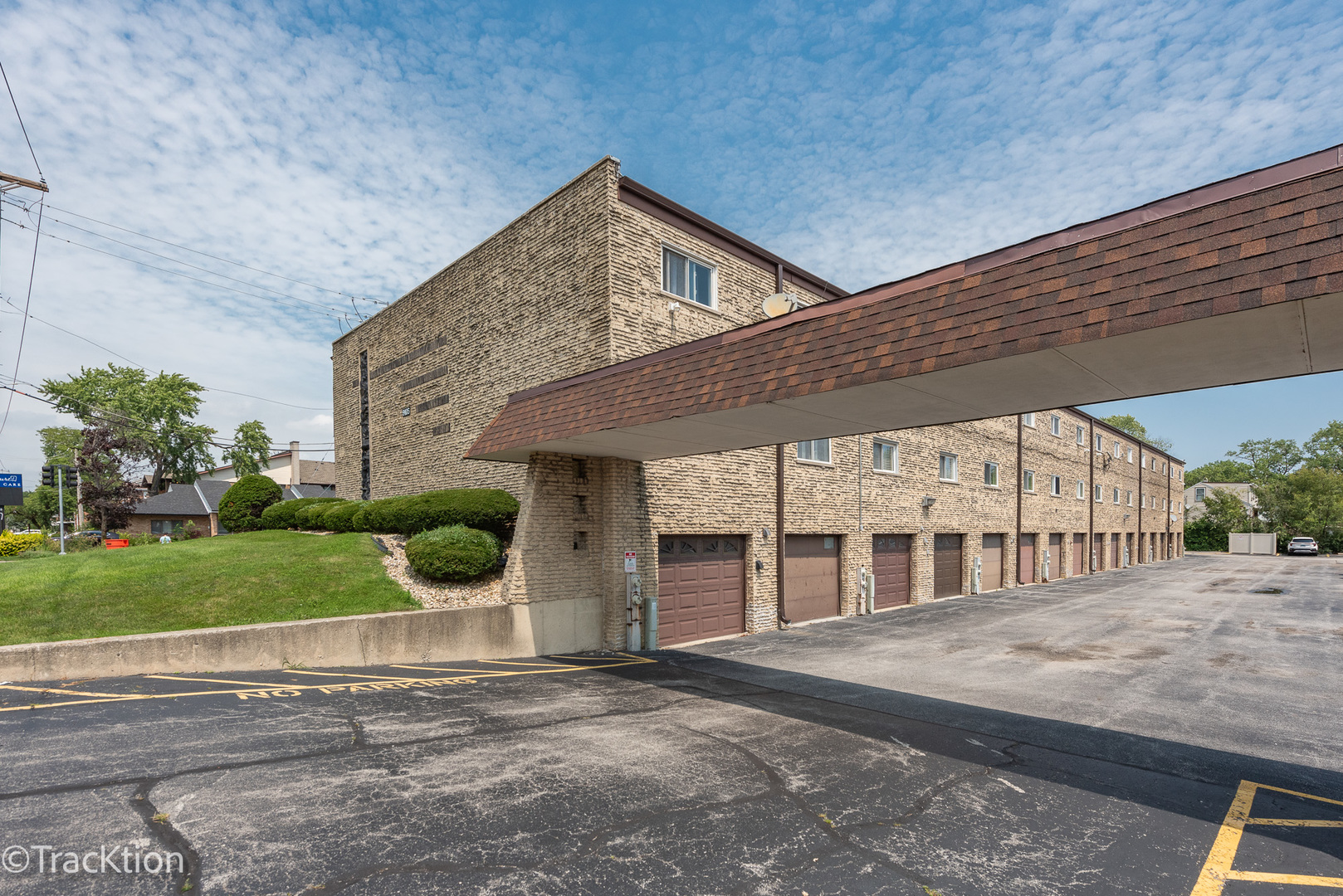 9105 S Roberts Road Unit: 1A