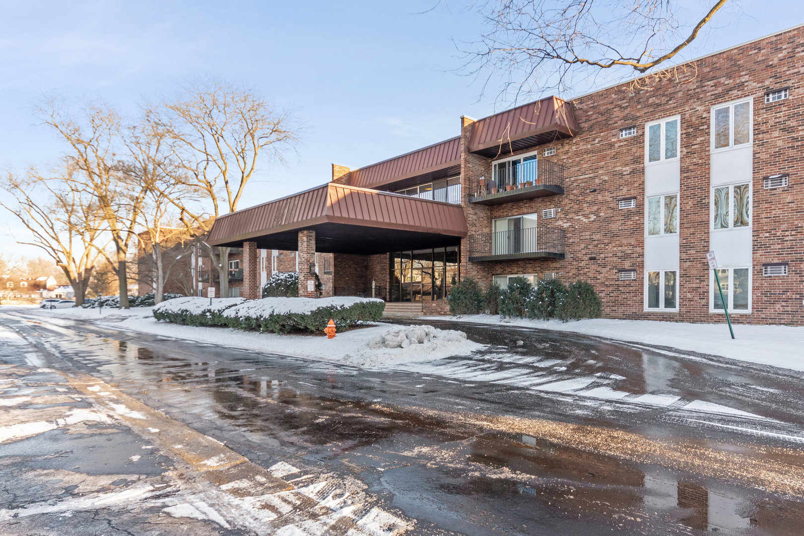 1053 W Ogden Avenue Unit: 3-149