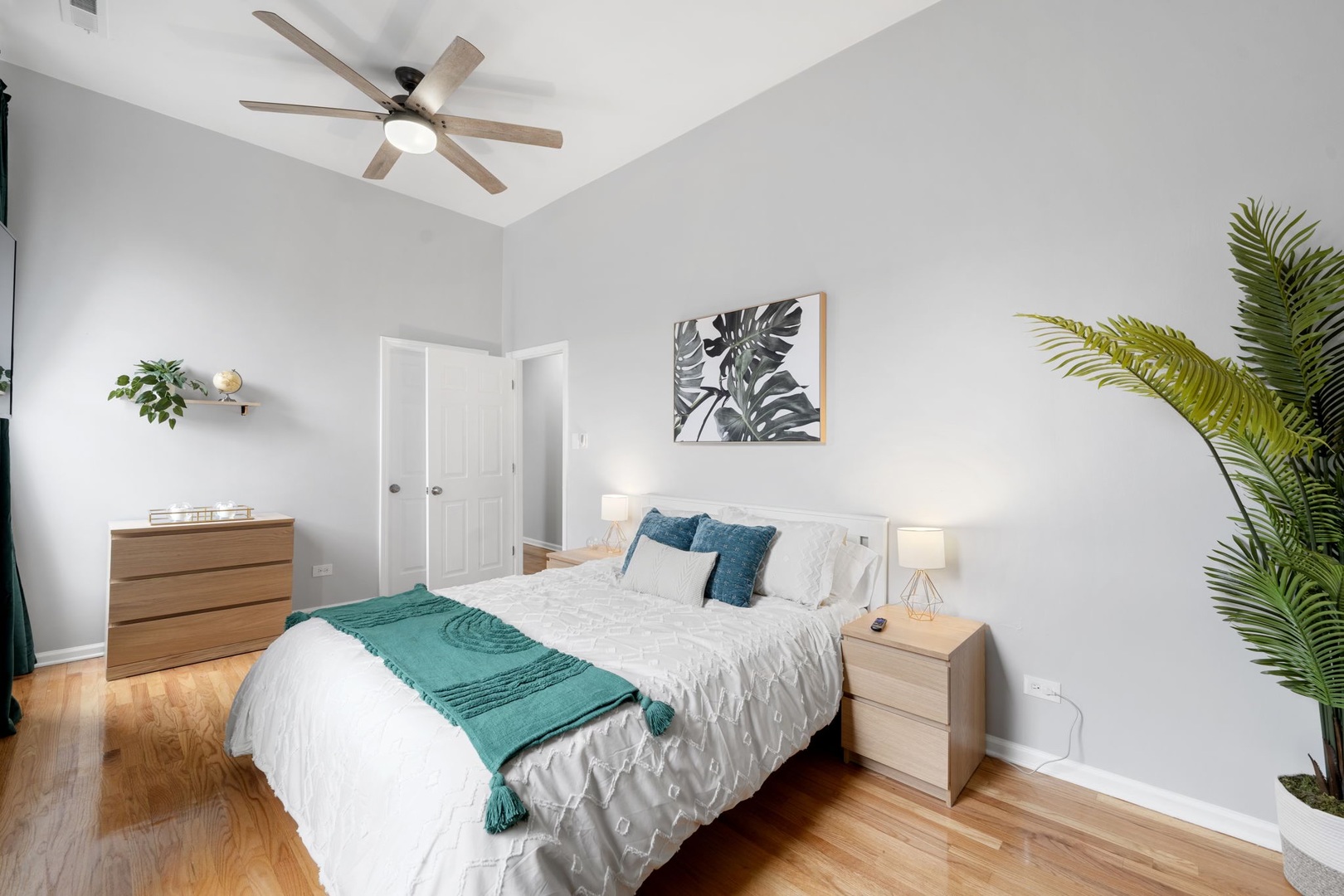 3612 S Prairie Avenue Unit: 2