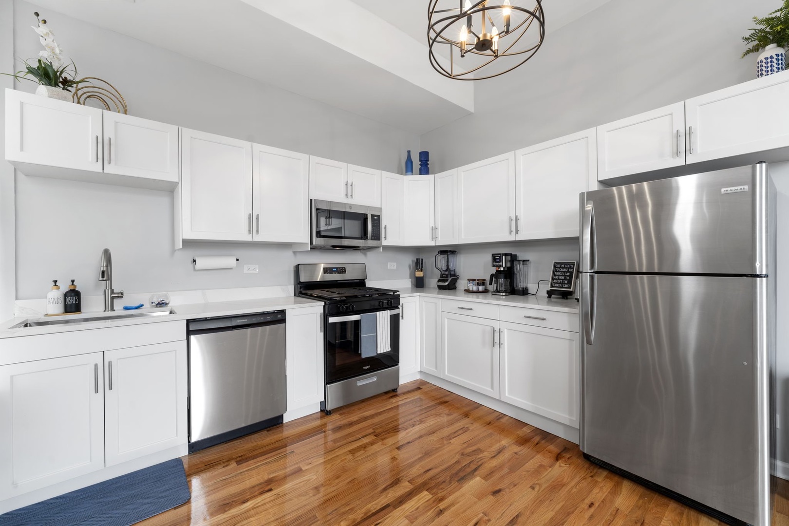 3612 S Prairie Avenue Unit: 2