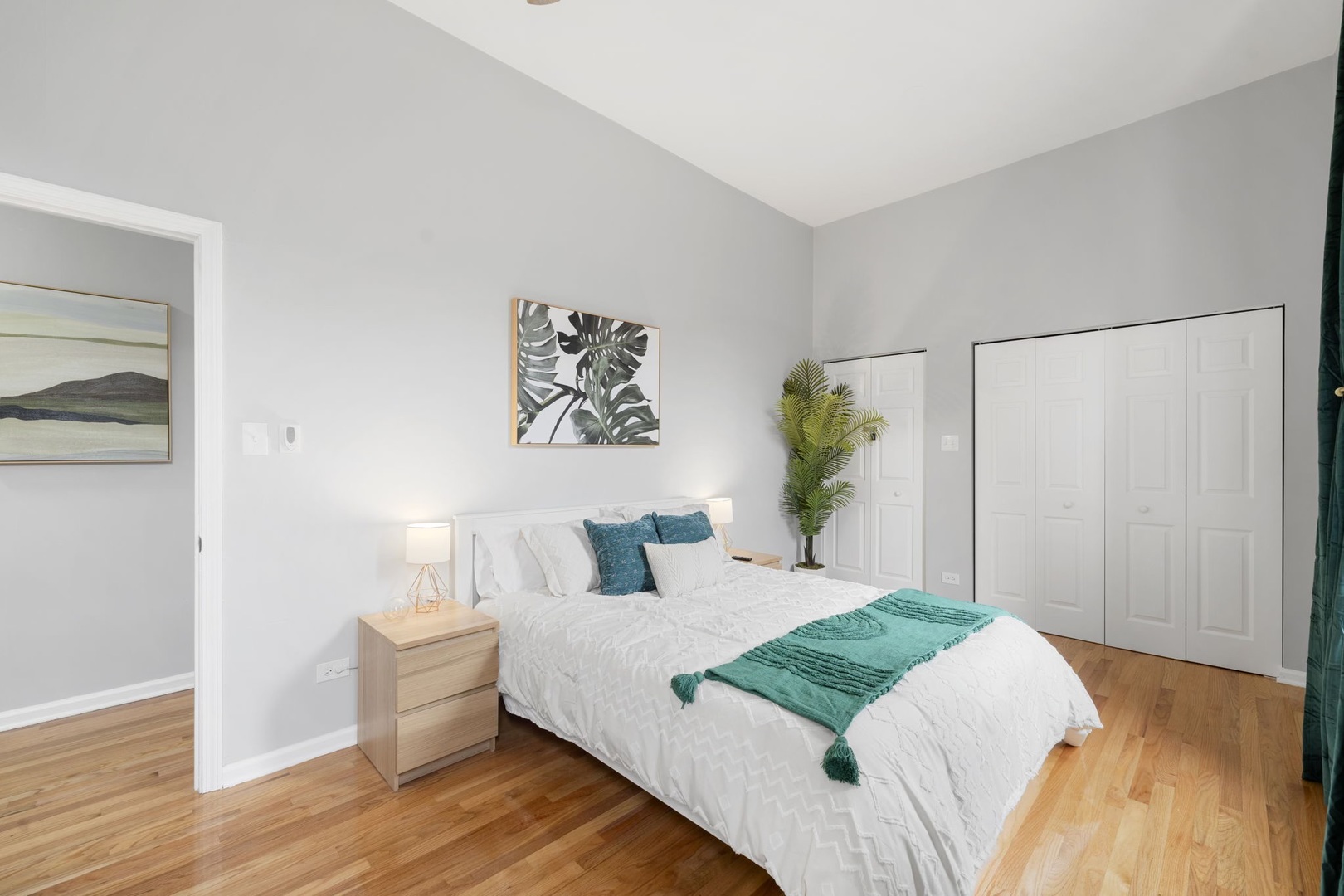 3612 S Prairie Avenue Unit: 2