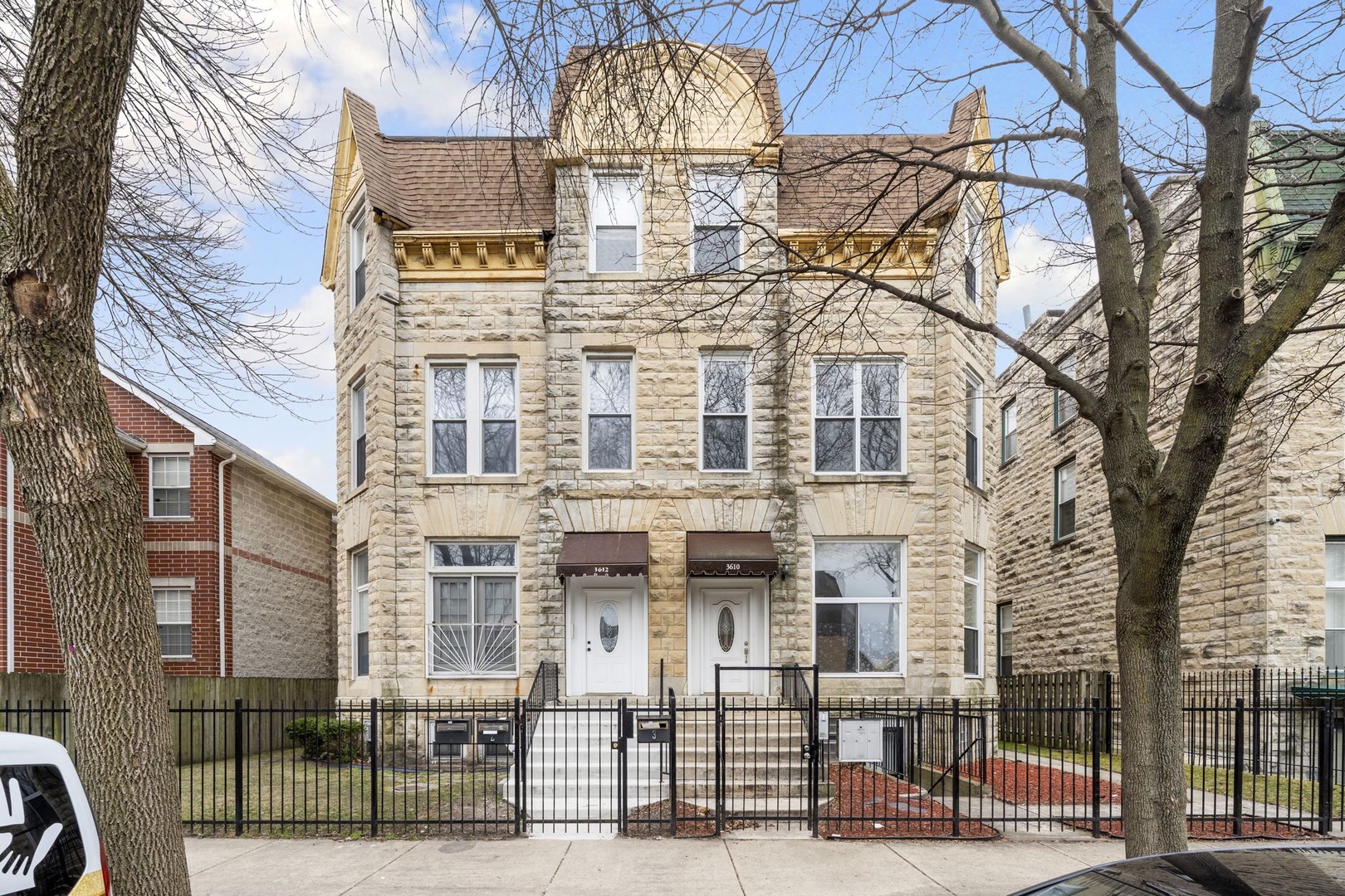 3612 S Prairie Avenue Unit: 2