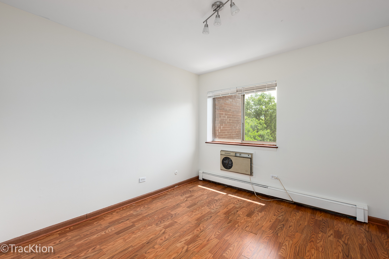 1331 Finley Road Unit: 419