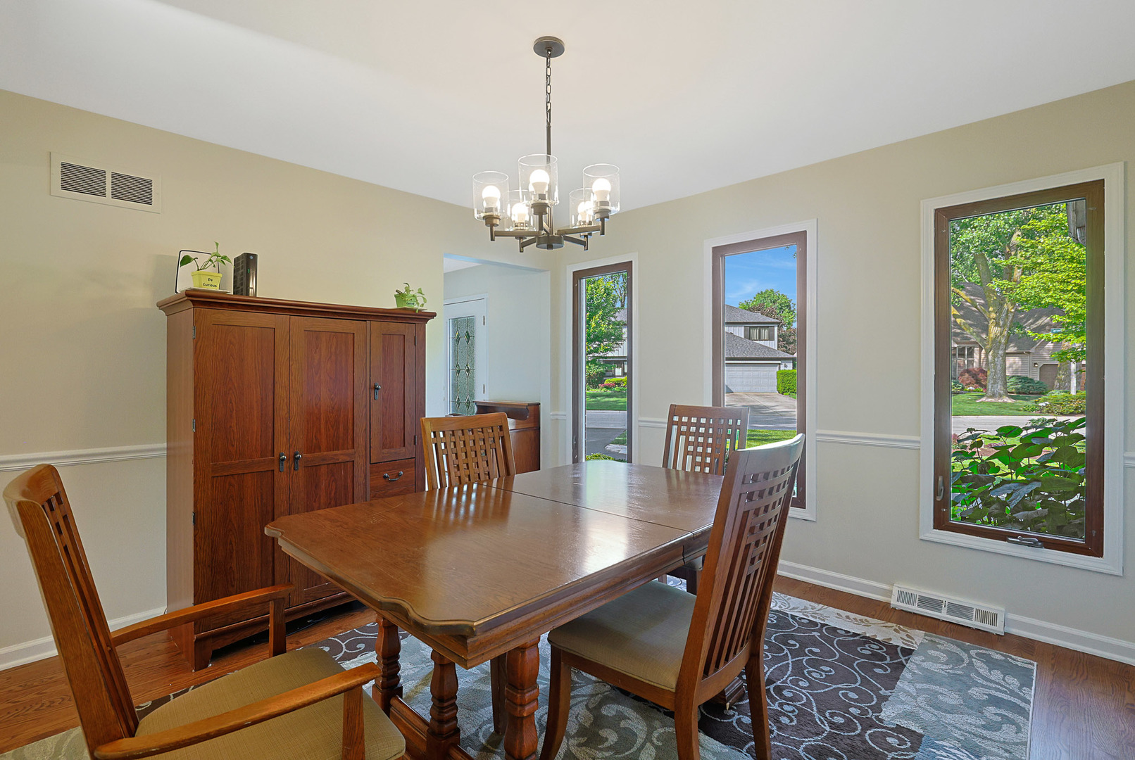 6316 Knollwood Court