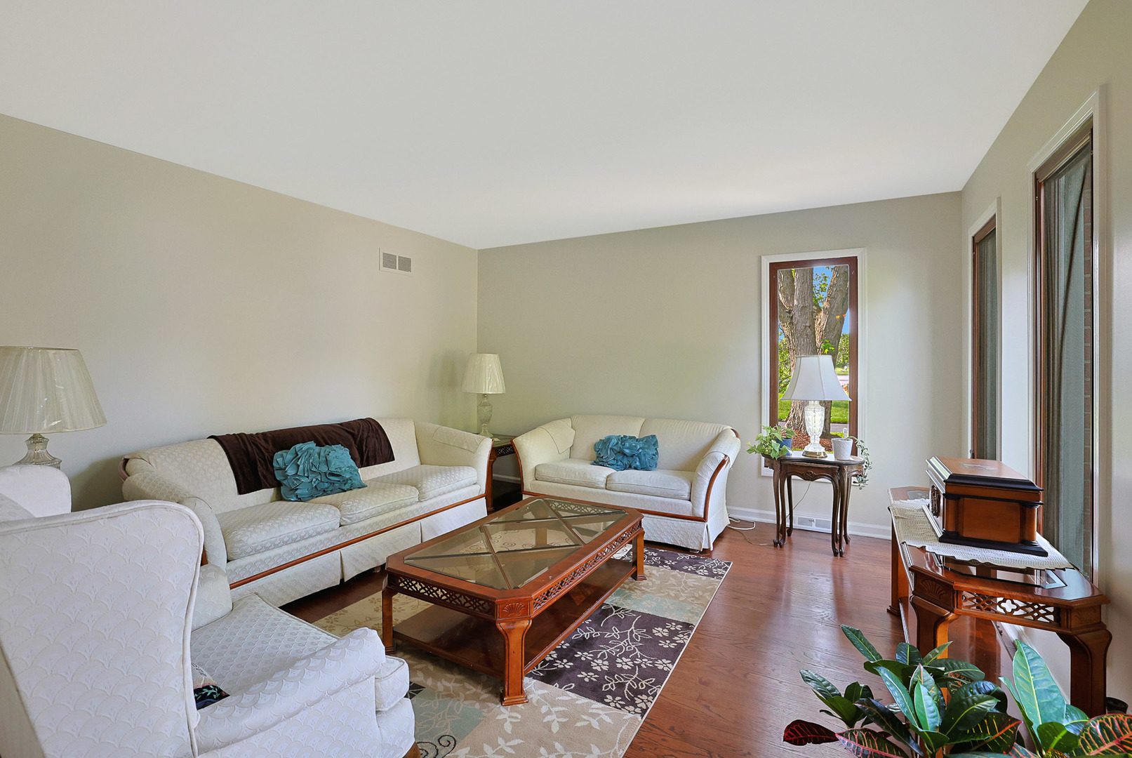6316 Knollwood Court