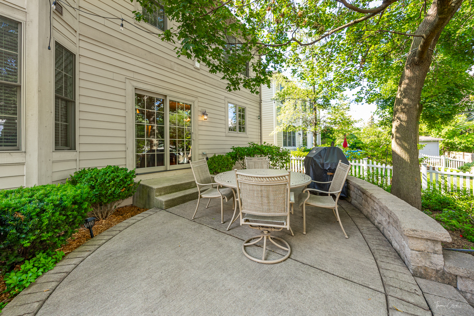 4037 Main Street