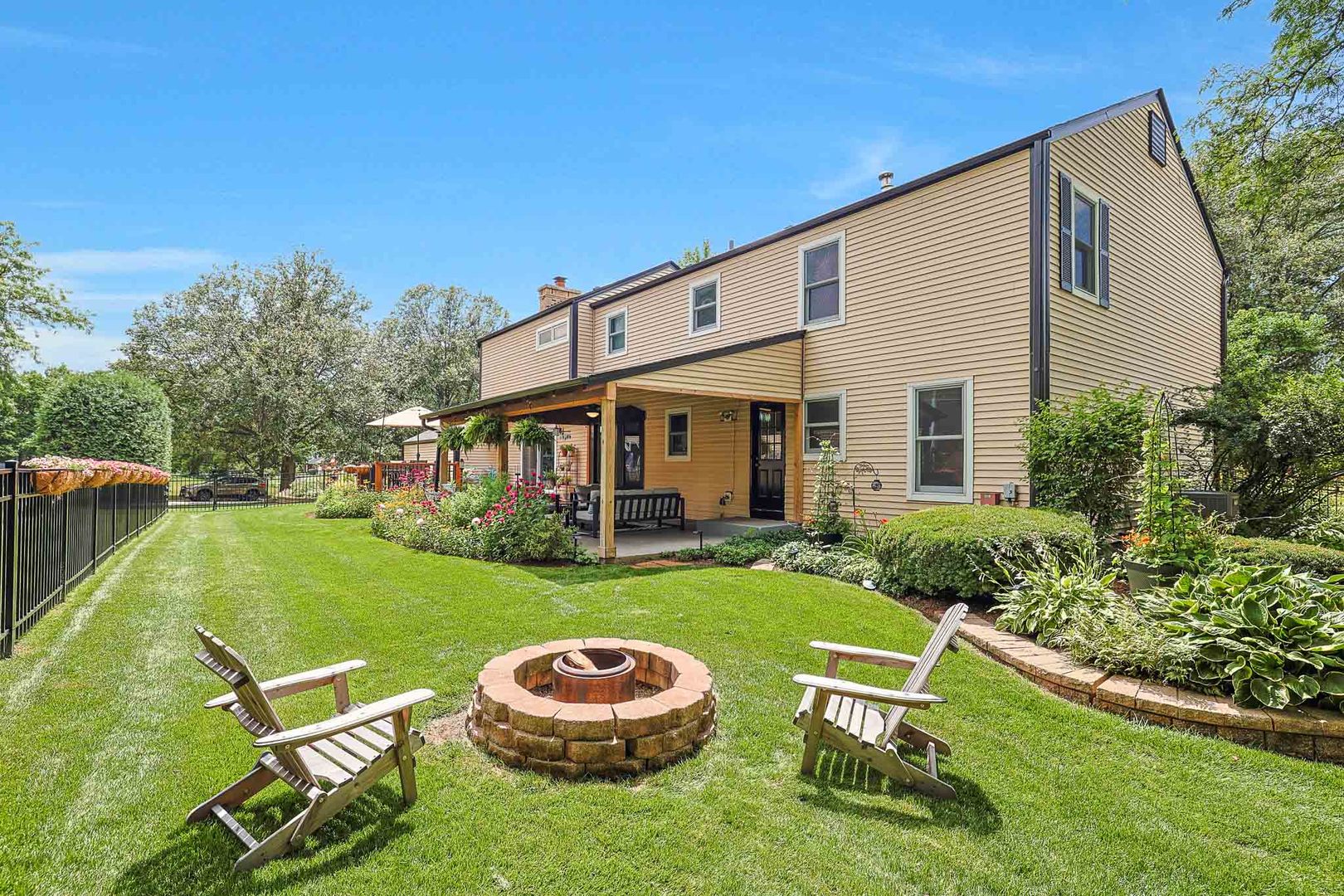 2394 Bayside Court
