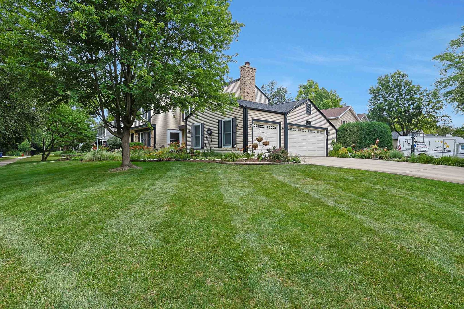 2394 Bayside Court