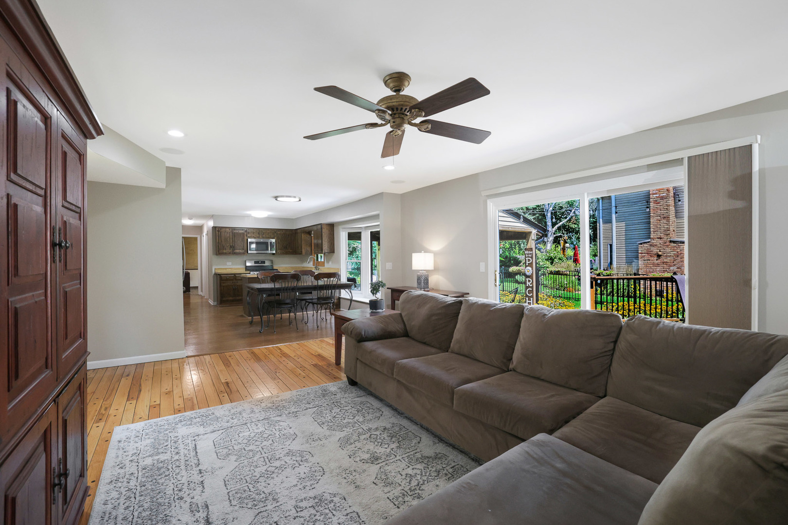 2394 Bayside Court
