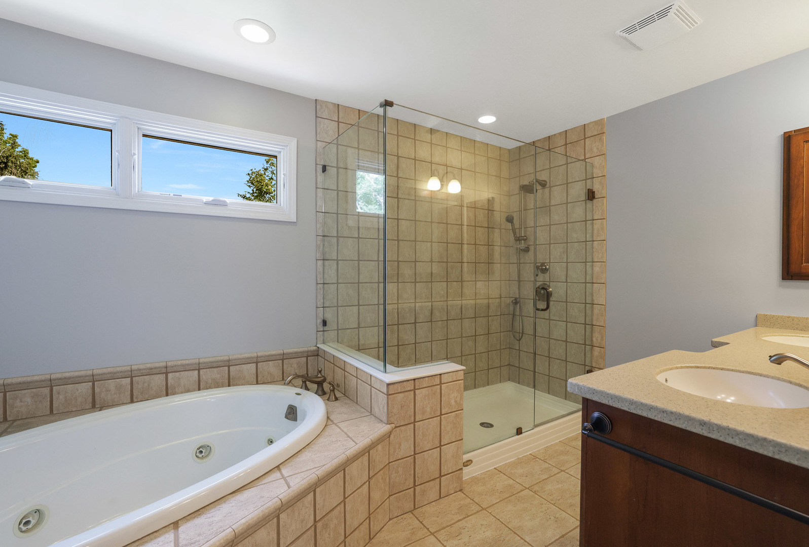 2394 Bayside Court