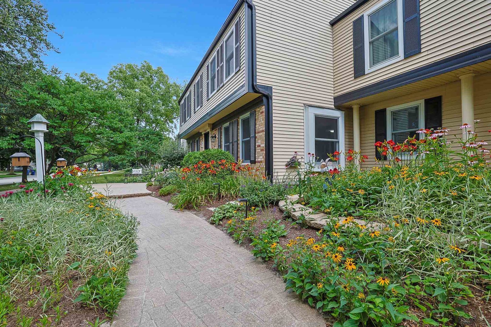 2394 Bayside Court