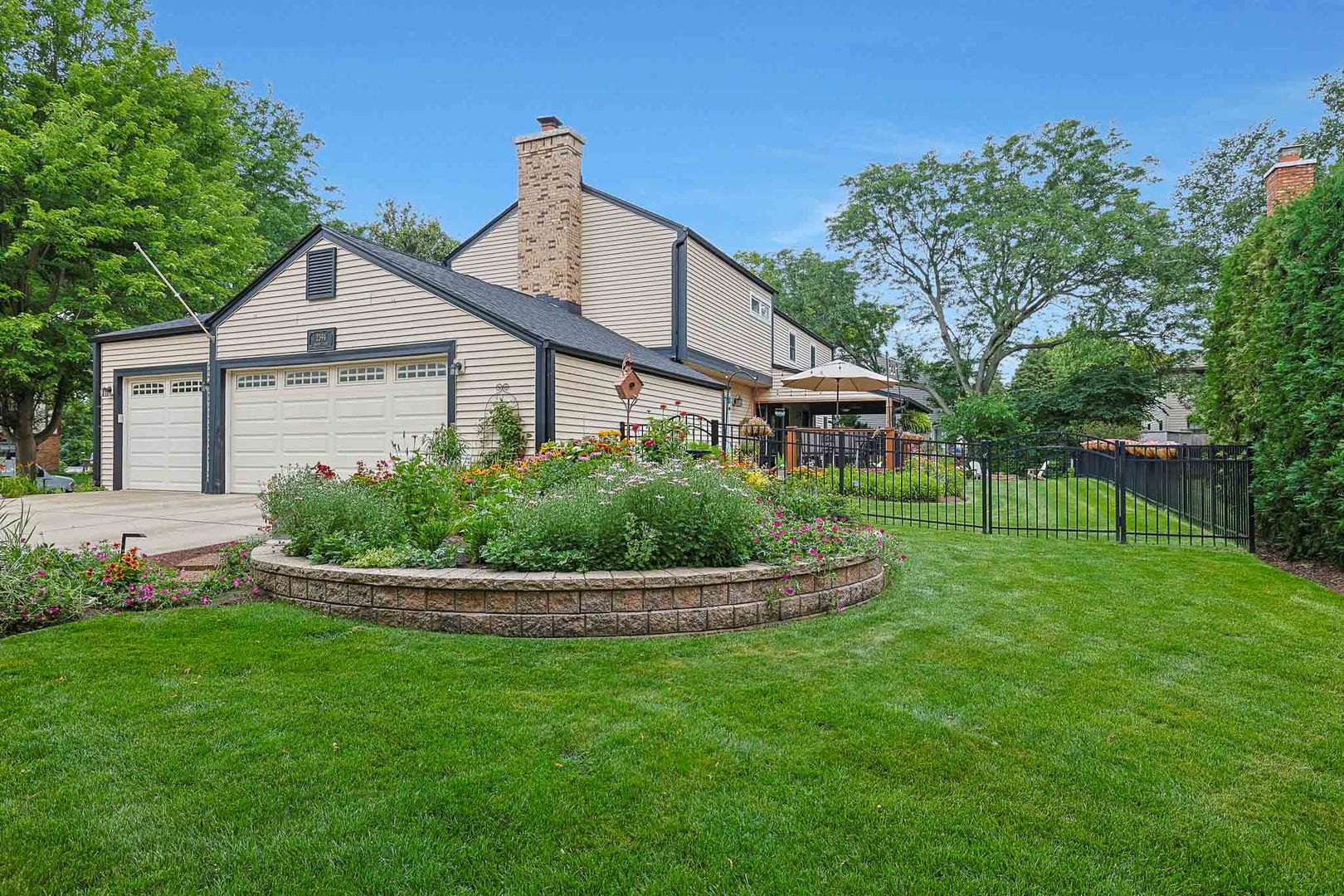 2394 Bayside Court