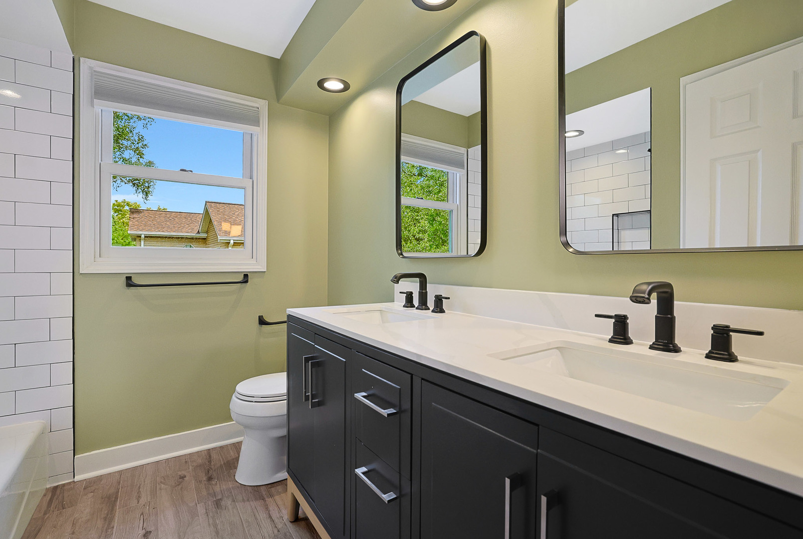 2394 Bayside Court