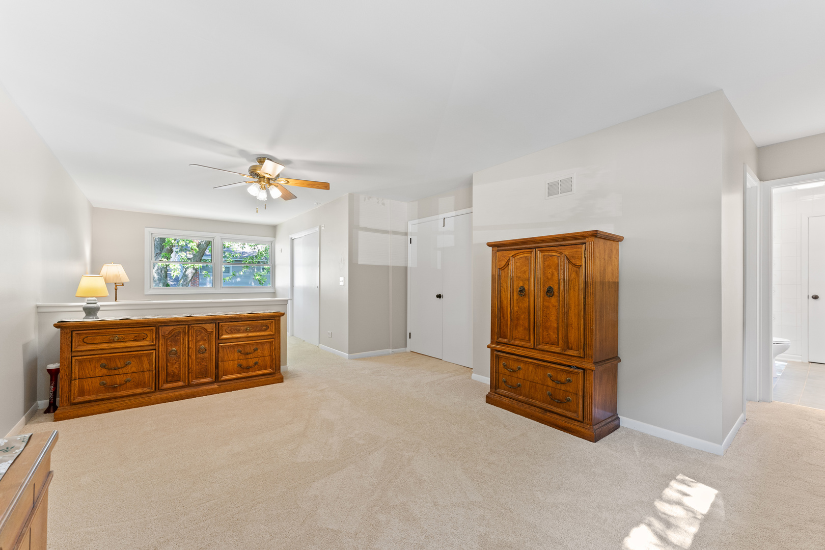 6S184 Lakewood Drive