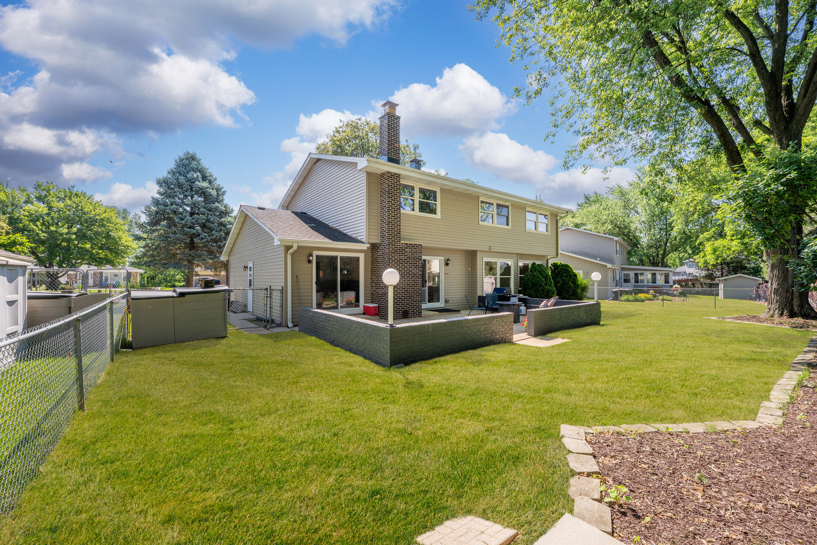 6S184 Lakewood Drive