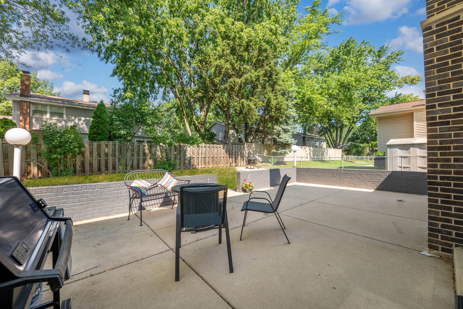 6S184 Lakewood Drive