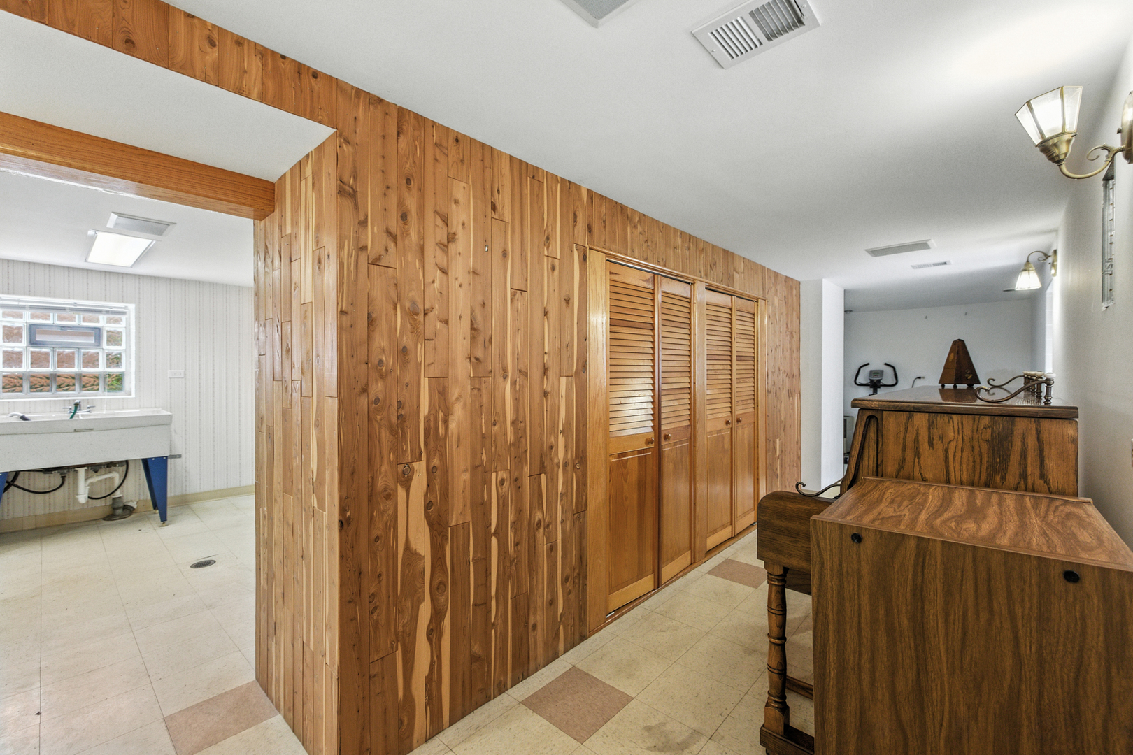 2515 Highland Avenue