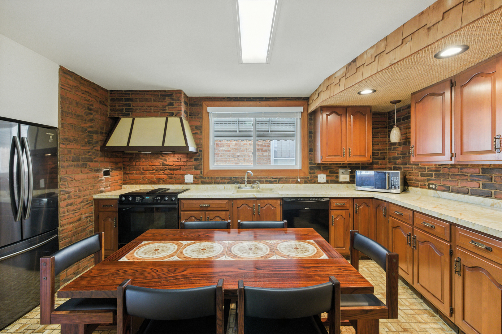 2515 Highland Avenue